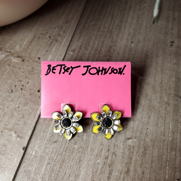NWT Betsey Johnson Vintage Critters Collection Yellow and Black Flower Earrings - Picture 2 of 11